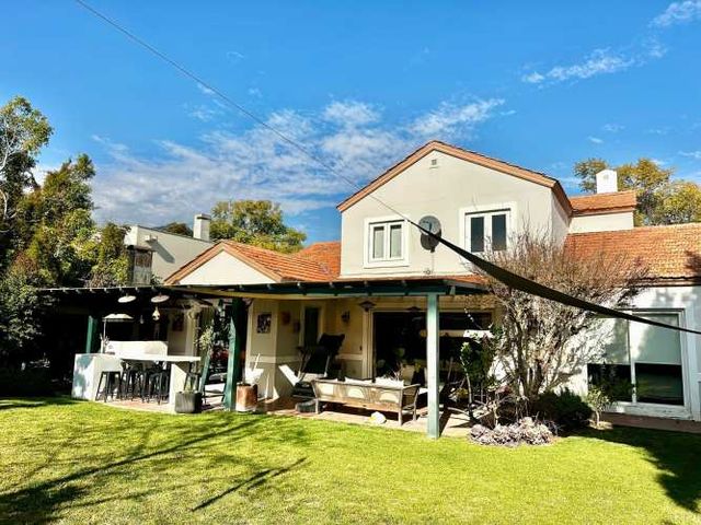 COLEGIO SAN JOSE, VERBO DIVINO, PEDREGALES, SAN ANSELMO, ALEMAN, PIONEROS,ETC.