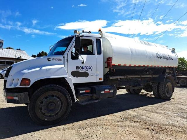 CAMIÓN ALJIBE 5m3 DIMEX MODELO: D1725HTQ. AÑO: 2002