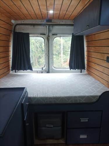 SE VENDE FURGON CAMPERIZADO PEUGEOT BOXER 2001