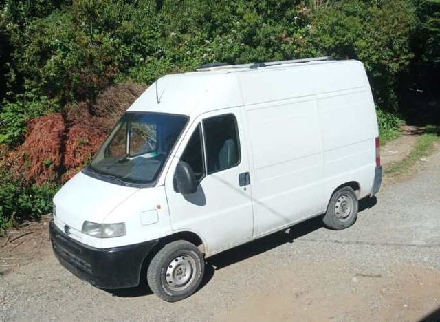 SE VENDE FURGON CAMPERIZADO PEUGEOT BOXER 2001