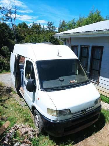 SE VENDE FURGON CAMPERIZADO PEUGEOT BOXER 2001
