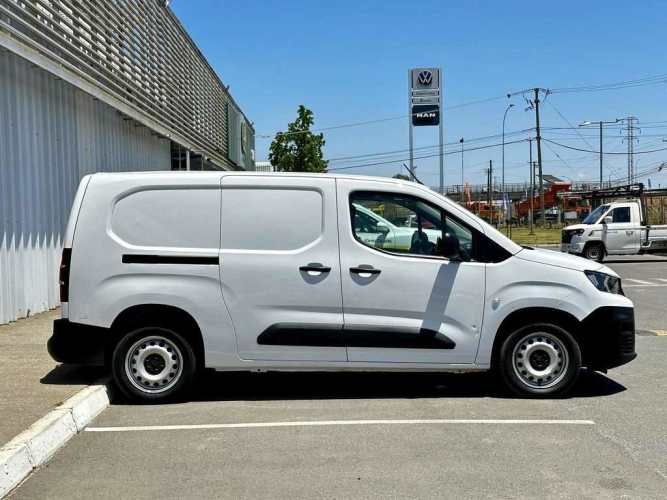 PEUGEOT PARTNER 2023