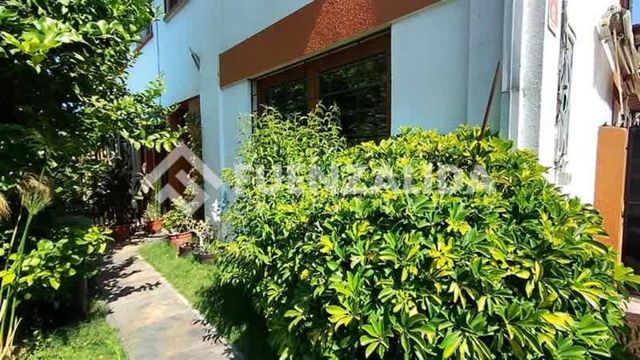 CASA Frente a plaza Ñuñoa