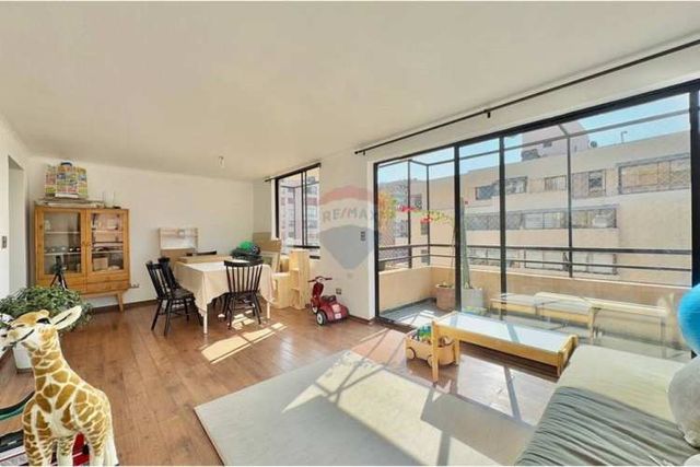 Departamento con vista despejada en las condes