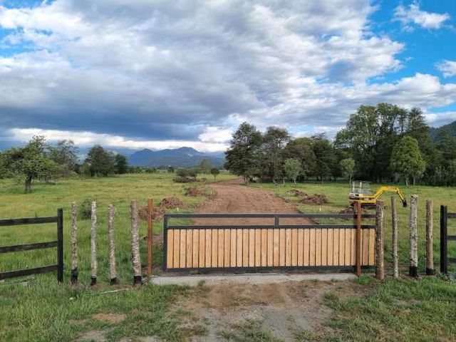 Parcelas Pucon, Agua Luz