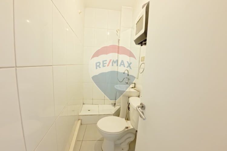 ¡amplio local comercial en centro de santiago!