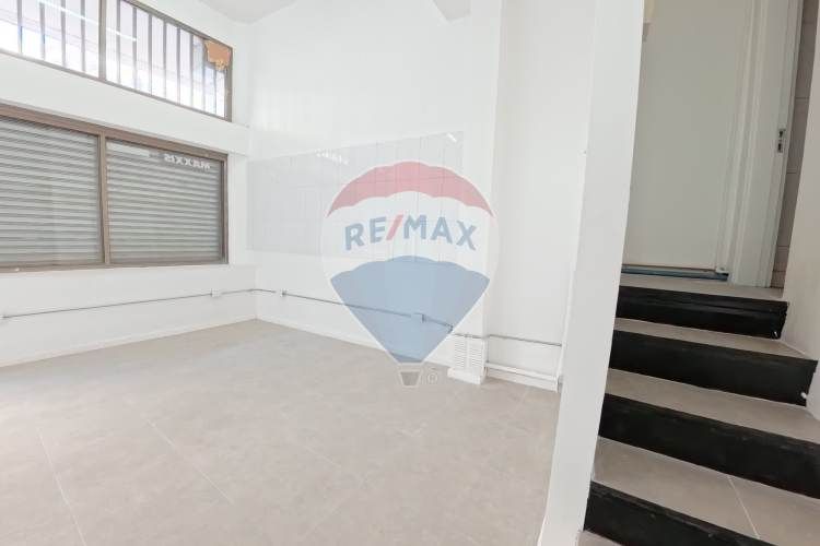 ¡amplio local comercial en centro de santiago!