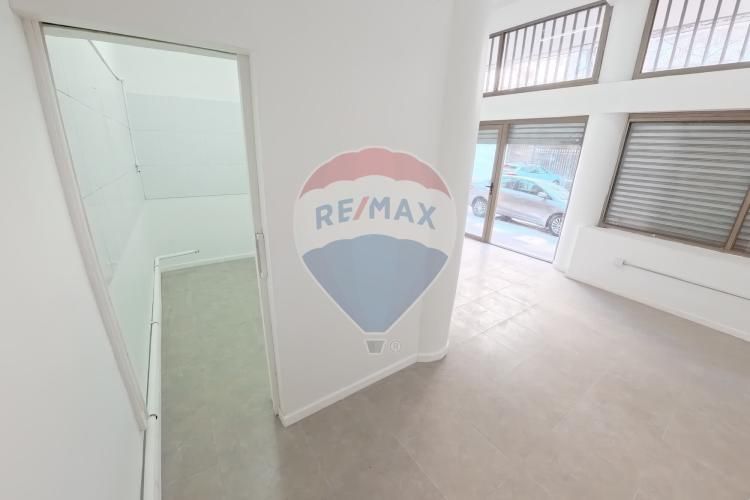 ¡amplio local comercial en centro de santiago!