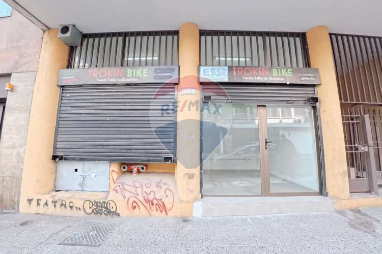 ¡amplio local comercial en centro de santiago!
