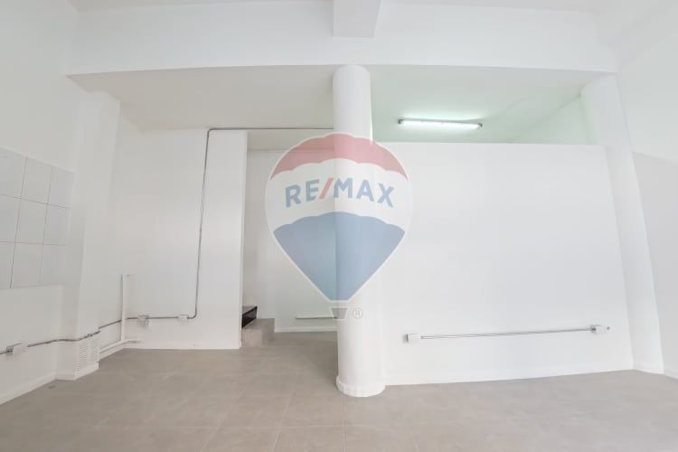 ¡amplio local comercial en centro de santiago!