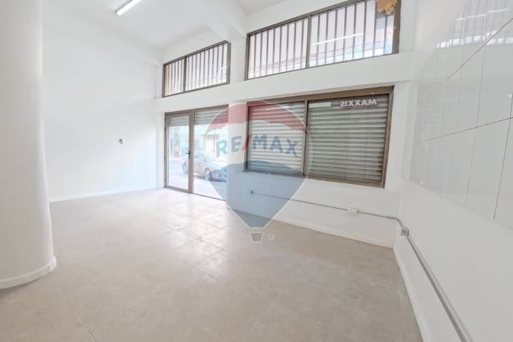 ¡amplio local comercial en centro de santiago!