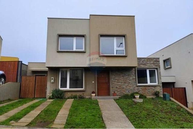 Cómoda casa arriendo en condominio