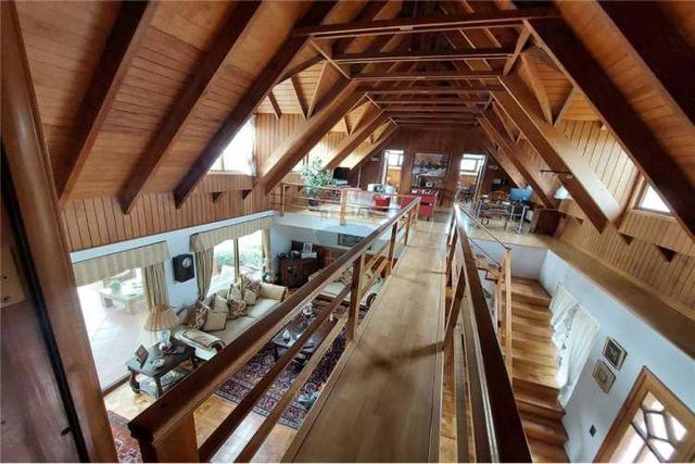 Amplia y entretenida casa 5 dormitorios