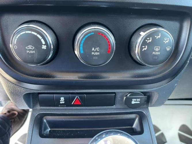 JEEP COMPASS SPORT 4X2 AT 2.4 2016