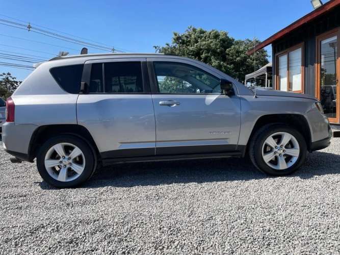 JEEP COMPASS SPORT 4X2 AT 2.4 2016