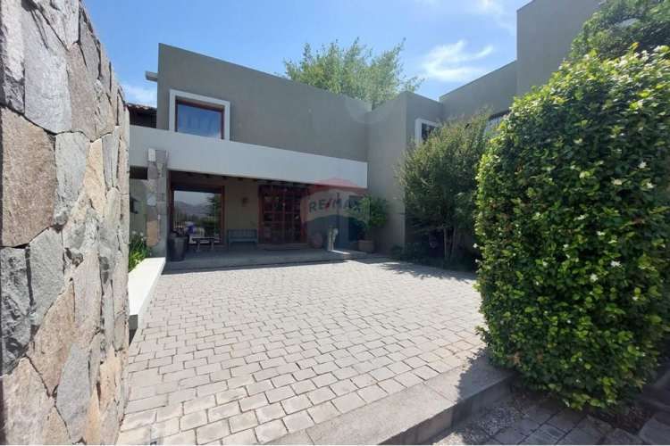 Las brisas 8 dormitorios impresionante quincho