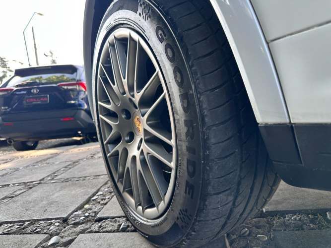 PORSCHE CAYENNE 3.6 PLATINUM EDITION  2018