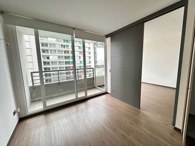 1D1BAmplio Departamento en Sector Residencial (135158)