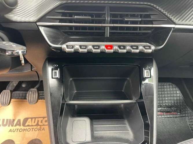 PEUGEOT 208 2023