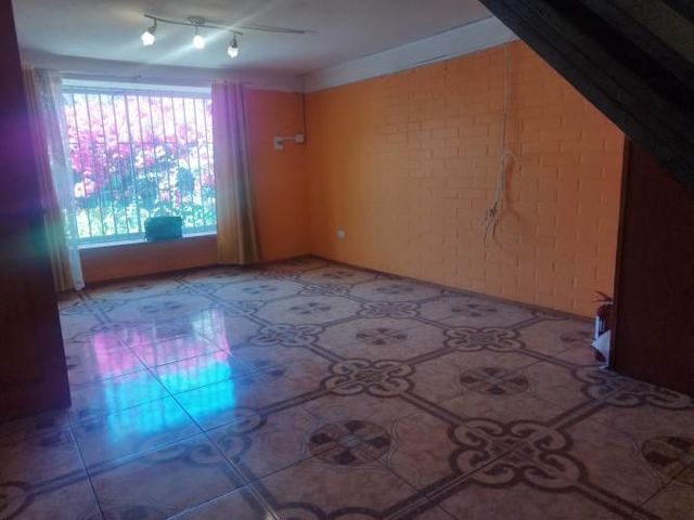 LIMACHE, CASA 2 PISOS