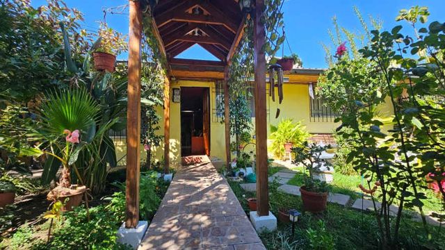 Amplia Casa 3 Dormitorios, Las Acacias, la Florida