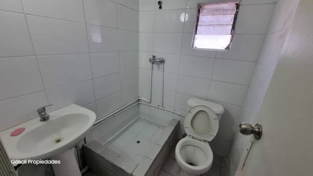 ¡CASA AMPLIADA Y REMODELADA EN AV NONATO COO!