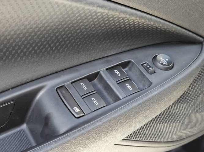 Chevrolet Onix Hb Lt Mt 2023