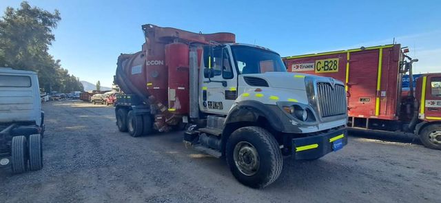 CAMION CON EQUIPO DE ASPIRADO Marca INTERNATIONA Modelo 7600 Año 2013