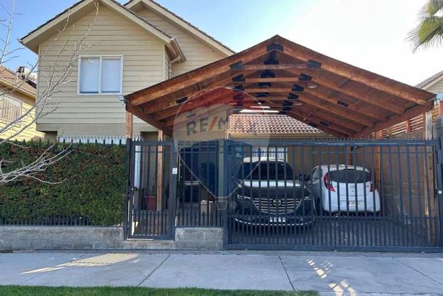 Moderna  casa en  venta en larapinta , lampa