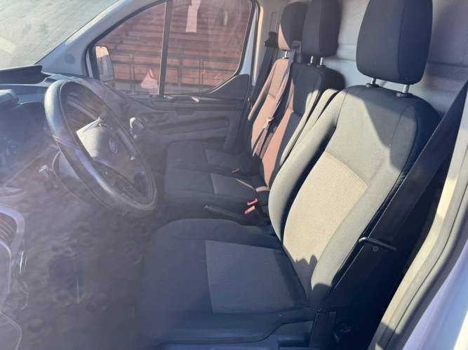 FURGON Marca FORD Modelo TRANSIT CUSTOM 2.2 Año 2021