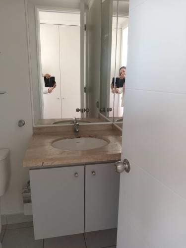 DEPARTAMENTO 2 DORM 1 BAÑO , 3 CUADRAS METRO PARQUE ALMAGRO