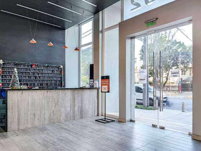 Av. Fermín Vivaceta  [2465-4]