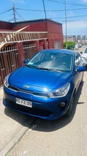 SE VENDE AUTO