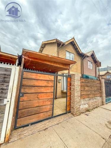 CASA Las brisas del maipo con lago tranquilo