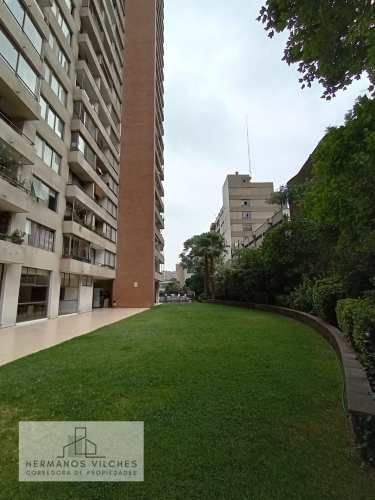 Dpto. 1 Dorm / 1 Baño. Calle San Isidro a pasos L1 estación Santa Lucia.-