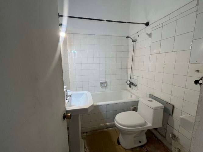 VENTA CASA  INDEPENDENCIA  EXCELENTE CONECTIVIDAD