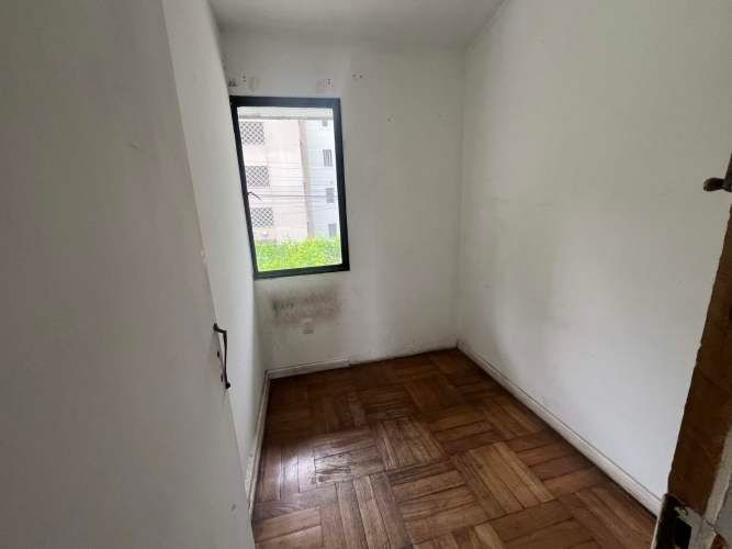 VENTA CASA  INDEPENDENCIA  EXCELENTE CONECTIVIDAD