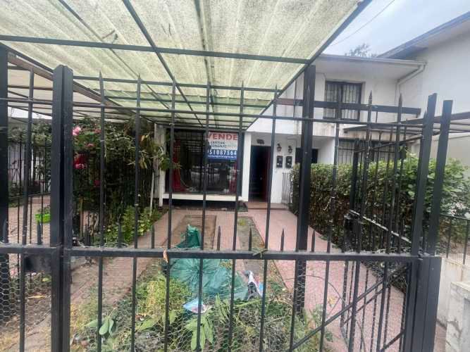 VENTA CASA  INDEPENDENCIA  EXCELENTE CONECTIVIDAD