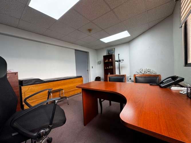 SE VENDE CONSULTA MEDICA EN EDIFICIO DINAMARCA