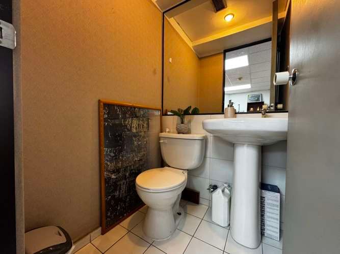 SE VENDE CONSULTA MEDICA EN EDIFICIO DINAMARCA