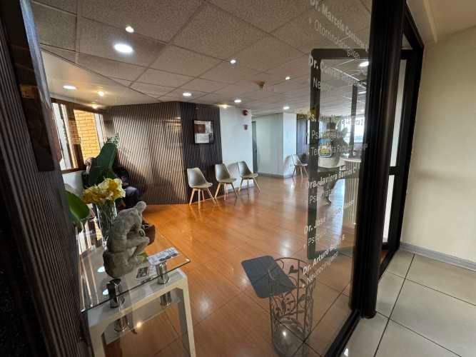 SE VENDE CONSULTA MEDICA EN EDIFICIO DINAMARCA