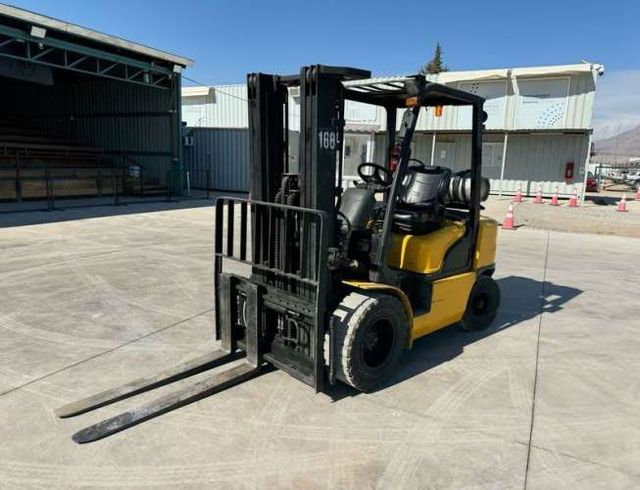 GRUA HORQUILLA Marca HYUNDAI Modelo 30L-7M Año 2015