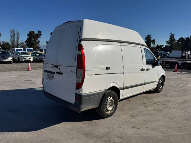 FURGON Marca MERCEDES BENZ Modelo VITO 113 CDI Año 2013
