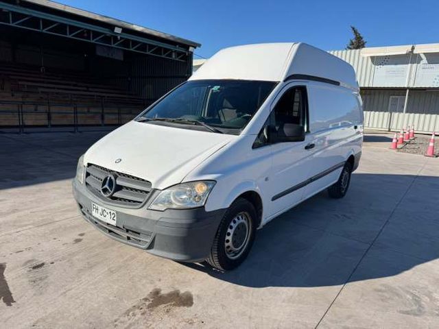 FURGON Marca MERCEDES BENZ Modelo VITO 113 CDI Año 2013