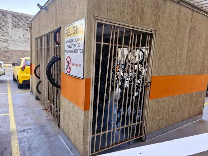 Arriendo con estacionamiento (135422)