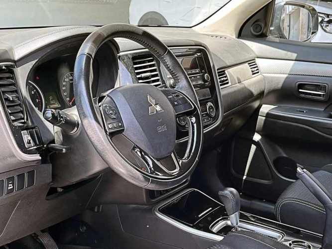 MITSUBISHI OUTLANDER 2018