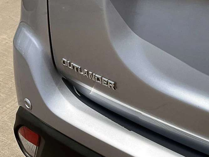 MITSUBISHI OUTLANDER 2018