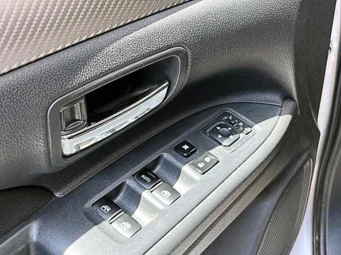 MITSUBISHI OUTLANDER 2018