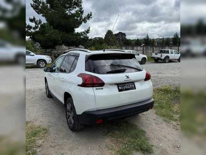 PEUGEOT 2008 2017