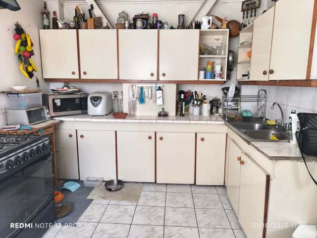 Vendo Casona 15 dorm. en 3 niveles cercana a USTM